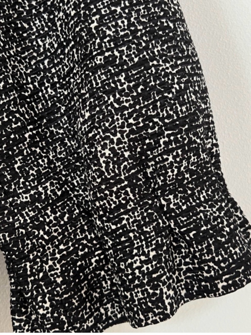 Yves Saint Laurent Black & White Tweed Double-Breasted Blazer - Picture 4 of 10